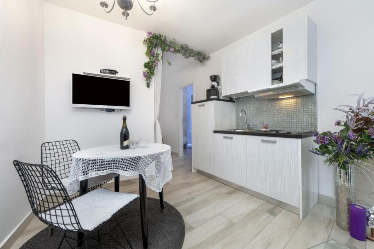 Apartments Casa Ivona Ρόβινι Εξωτερικό φωτογραφία